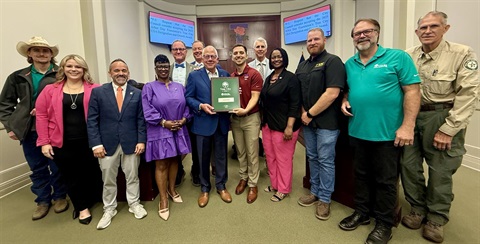 Photo of City Council and Parks and Rec staff posing for group photo
